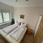 Ket Szobas, Teraszos, Kertes Vendeghaz * Balatonmariafurdo