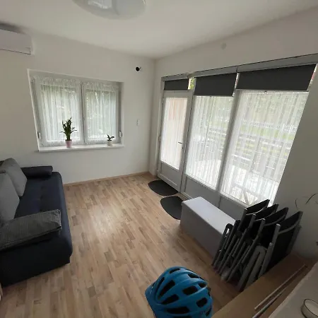 Ket Szobas, Teraszos, Kertes Vendeghaz Tatil Evi *