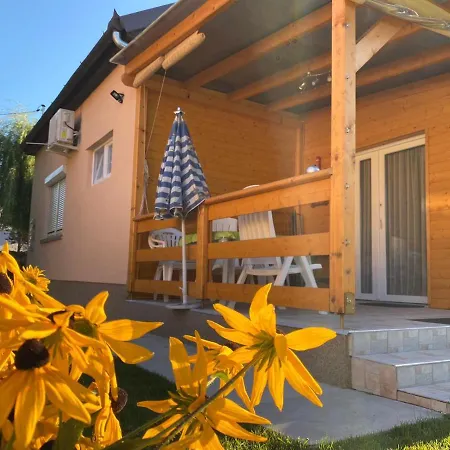 Ket Szobas, Teraszos, Kertes Vendeghaz * Balatonmáriafürdő