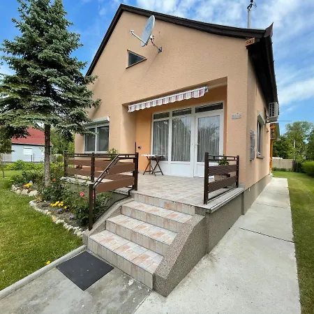 Ket Szobas, Teraszos, Kertes Vendeghaz Holiday home *