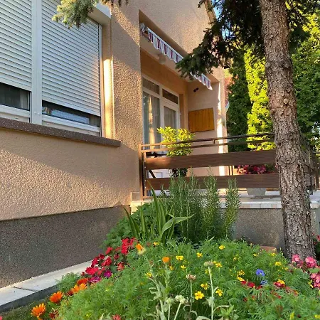 Ket Szobas, Teraszos, Kertes Vendeghaz Holiday home