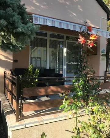 別荘 Ket Szobas, Teraszos, Kertes Vendeghaz *