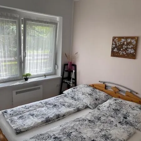 Két Szobás, Teraszos, Kertes * Balatonmáriafürdő