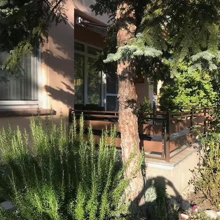 Hébergement de vacances Két Szobás, Teraszos, Kertes