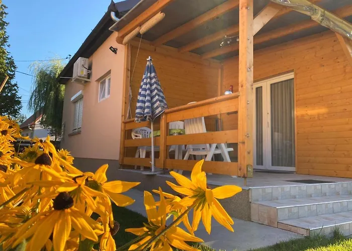 Ket Szobas, Teraszos, Kertes Vendeghaz * Balatonmariafurdo