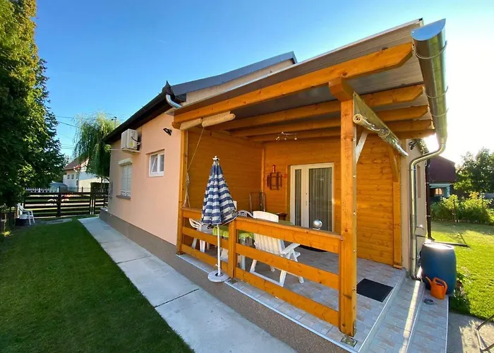 Ket Szobas, Teraszos, Kertes Vendeghaz Holiday home