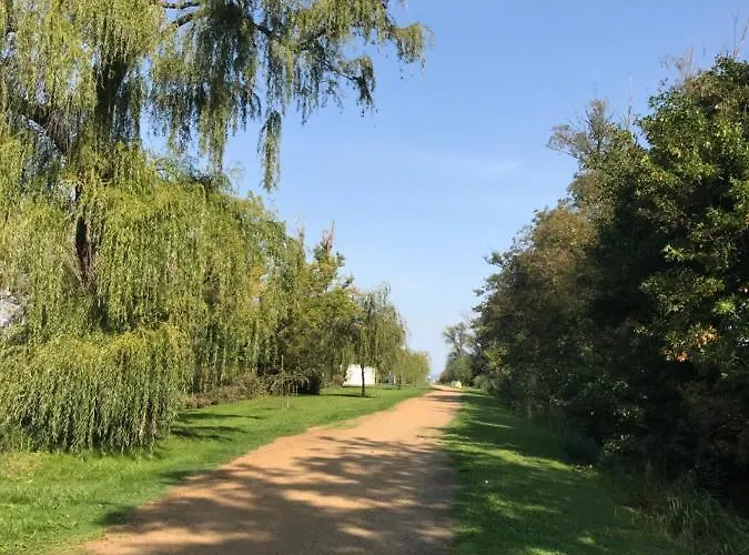Ket Szobas, Teraszos, Kertes Vendeghaz