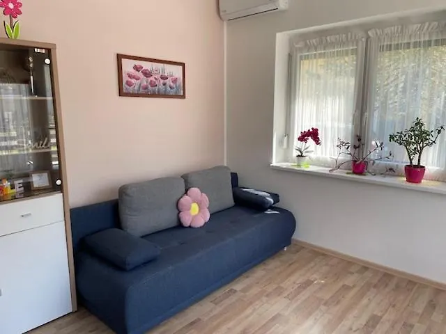 Ket Szobas, Teraszos, Kertes Vendeghaz * Balatonmariafurdo