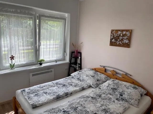 Ket Szobas, Teraszos, Kertes Vendeghaz * Balatonmariafurdo